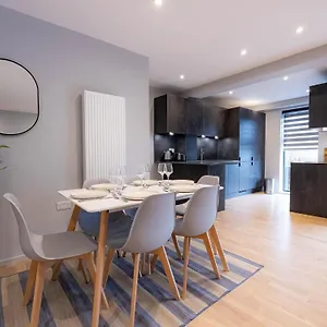 Luxurious Hackney Near Train Station Hébergement de vacances